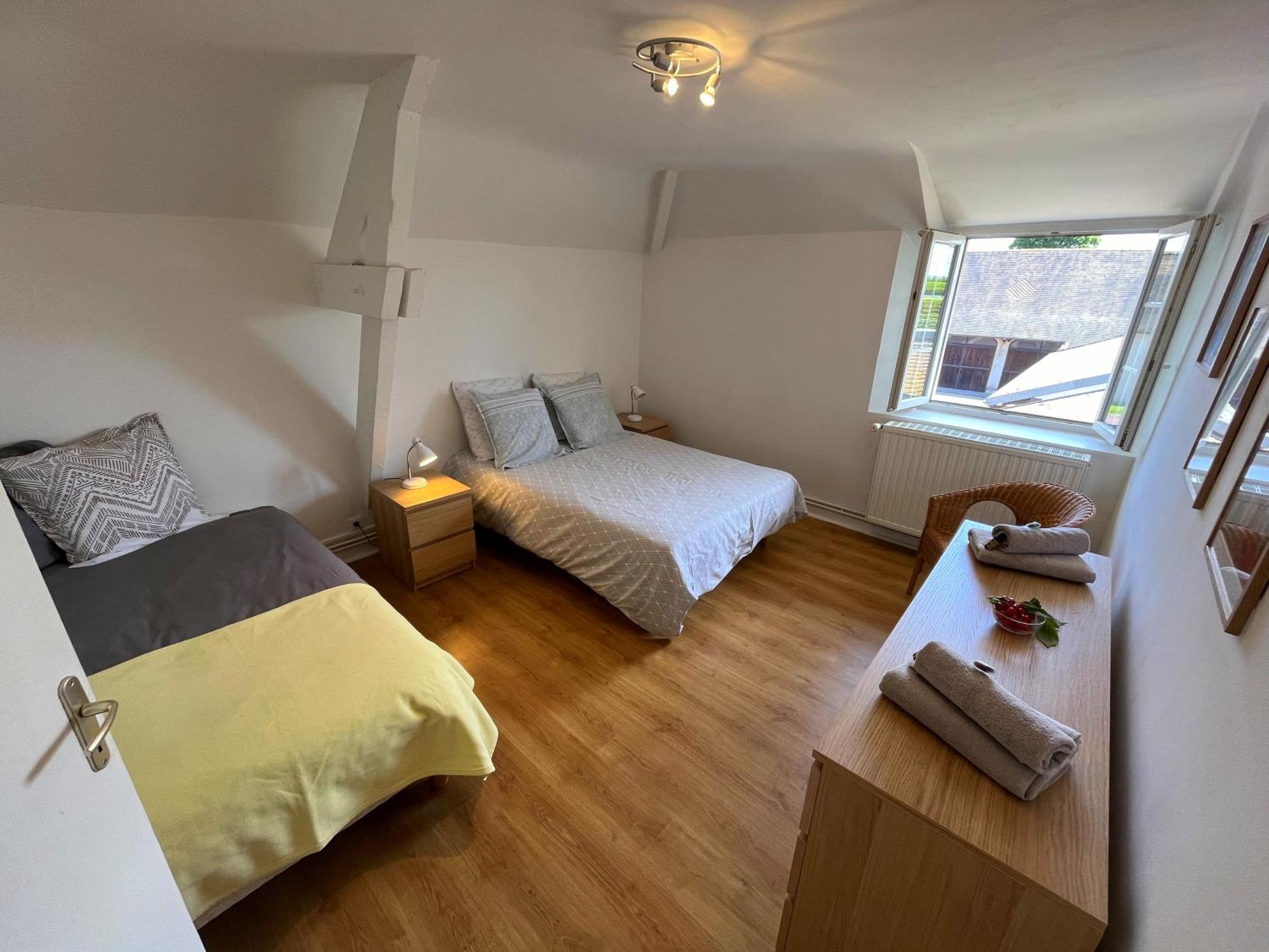 Ecurie Des Charmes A 5 Minutes De La Plage Merville-Franceville-Plage Exterior photo
